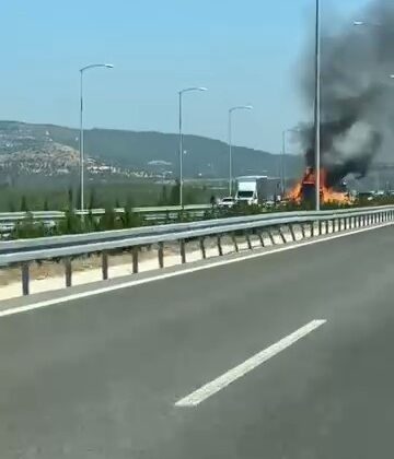 Seyir halindeki tır alev topuna döndü