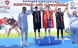 Sultangazili güreş sporcusu Türkiye şampiyonu oldu