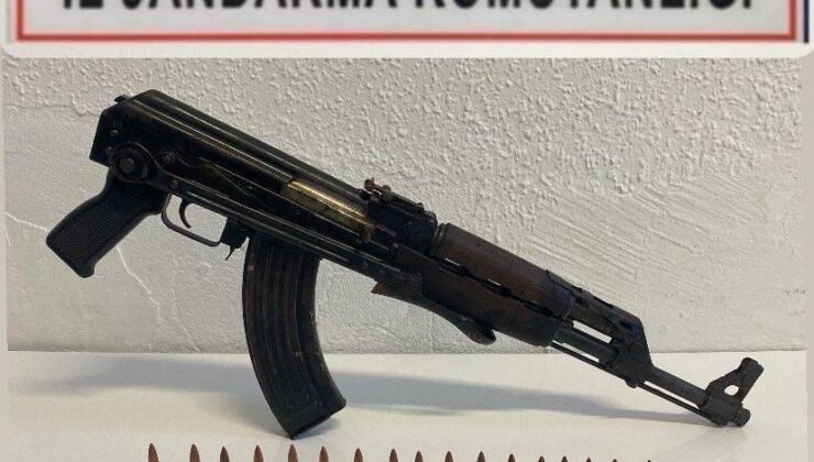 Tekirdağ’da bir evde Kalaşnikof ele geçirildi