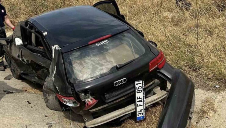 Tekirdağ’da seyir halindeki otomobil, park halinde olan iki araca çarptı: 5 yaralı
