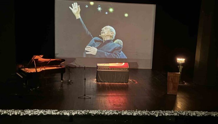 Usta sanatçı Genco Erkal için Harbiye Muhsin Ertuğrul Sahnesi’nde tören düzenlendi