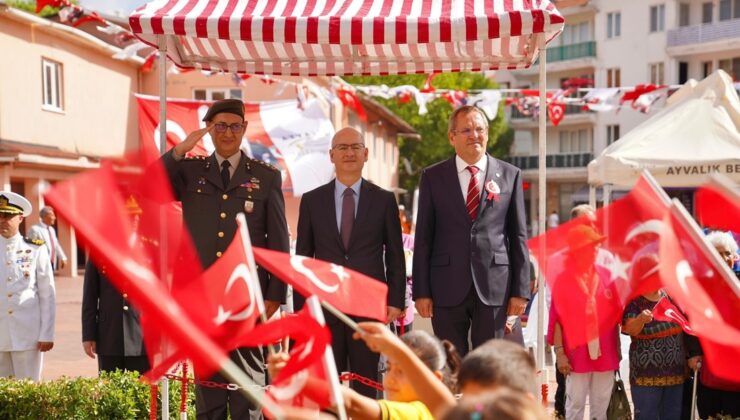 Altınova’da düşman işgalinden kurtuluşunu coşkuyla kutladı