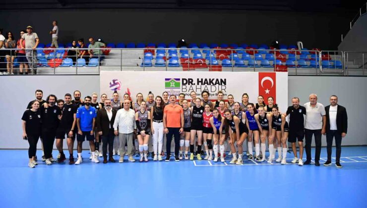 Bahçelievler’de Cumhuriyet Kupası Kadınlar Voleybol Turnuvası başladı