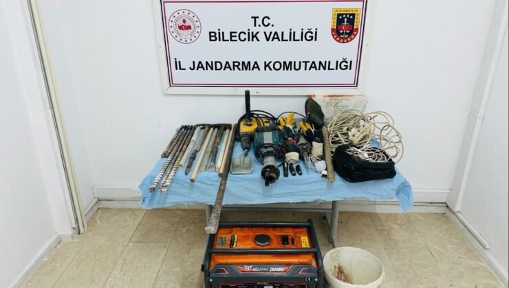 Bilecik’te define avcıları suçüstü yakalandı