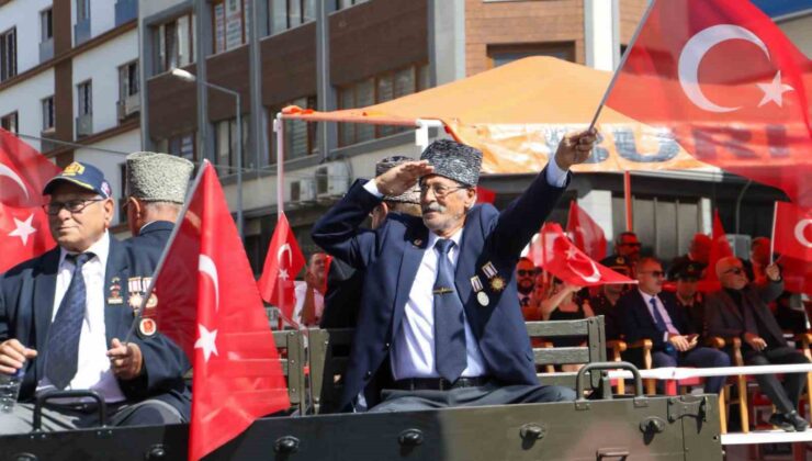 Burhaniye’de kurtuluşun 102. yıl törenleri coşkuyla yapıldı