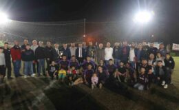 Dereceye giren takımlar, ödüllerini Başkan Dinç’ten aldı