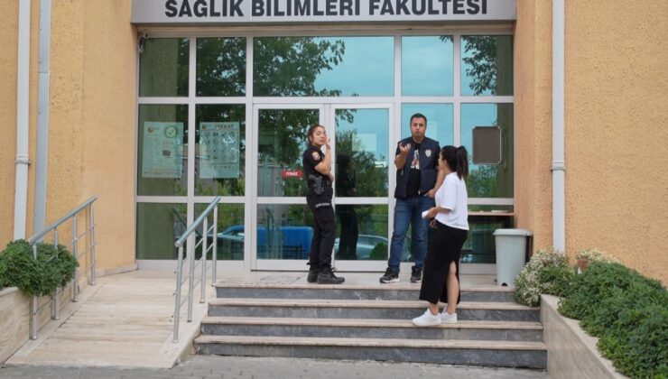 Edirne’de KPSS’ye geç kalan adaylar içeri alınmadı