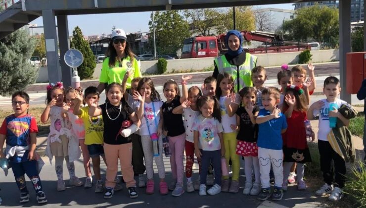 Edirne’de miniklere oyunlarla trafik eğitimi verildi