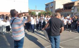 Edirne’de öğrenciler, davul-zurna eşliğinde okula başladı