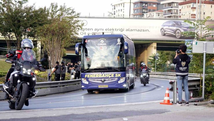 Fenerbahçe, derbi için stada geldi