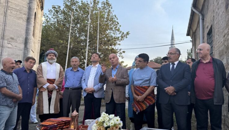 Gastronomide ‘Yılın Ahisi’ seçilen Şef Recep İncecik, şed kuşandı