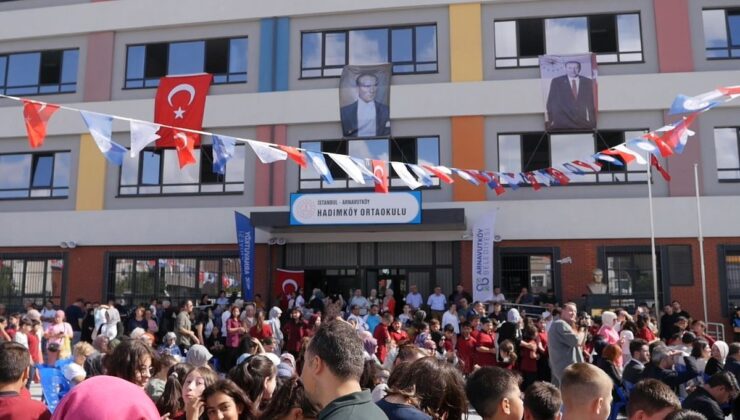 Hadımköy Ortaokulu yeni eğitim-öğretim döneminde açıldı