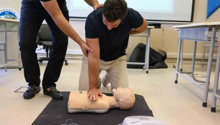 Hayat kurtaran “heimlich” manevrası eğitimi