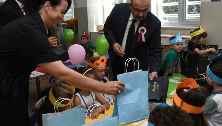 İlk derste miniklere hediyeler Balıkesir Büyükşehir’den