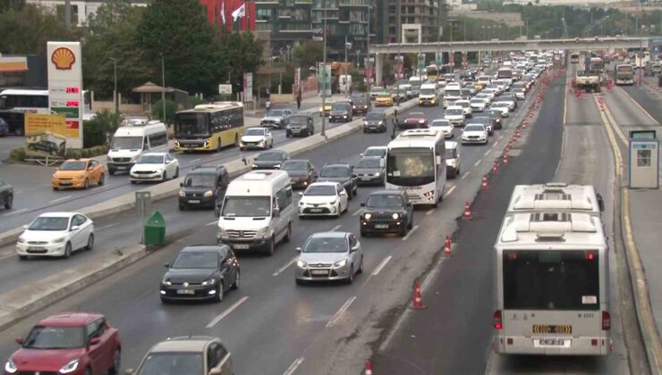 İstanbul’da eğitim-öğretim döneminin başlamasıyla birlikte trafikte yoğunluk oluştu