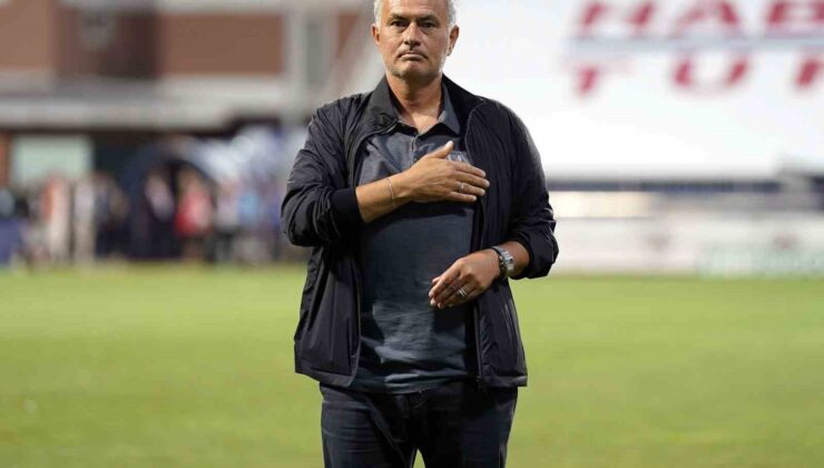 Jose Mourinho, Fenerbahçe’de ilk derbisine çıkacak