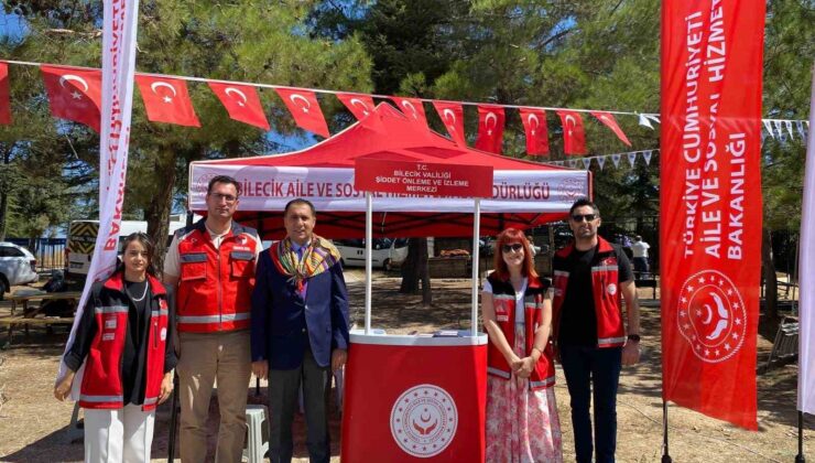 Kadına yönelik şiddete tepkilerini stant kurarak gösterdiler