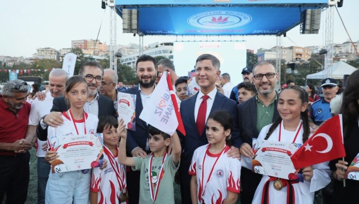 Kağıthane’de Yaz Spor Okulları kapanış töreni gerçekleştirildi