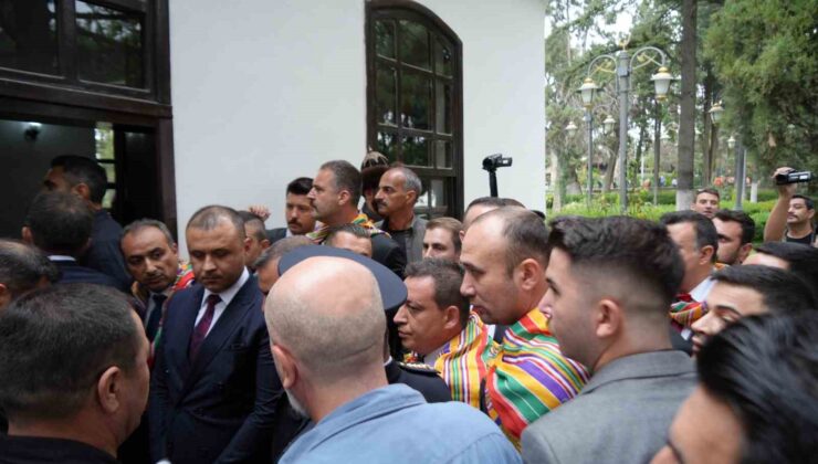MHP Genel Sekreteri İsmet Büyükataman Ertuğrul Gazi Türbesi’ne alınmayınca arbede yaşandı