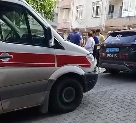 Misafir olarak gittiği evde, ev sahibini yaralayıp altınları çalarak kaçtı