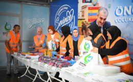 Öğrencilere kırtasiye seti hediyesi