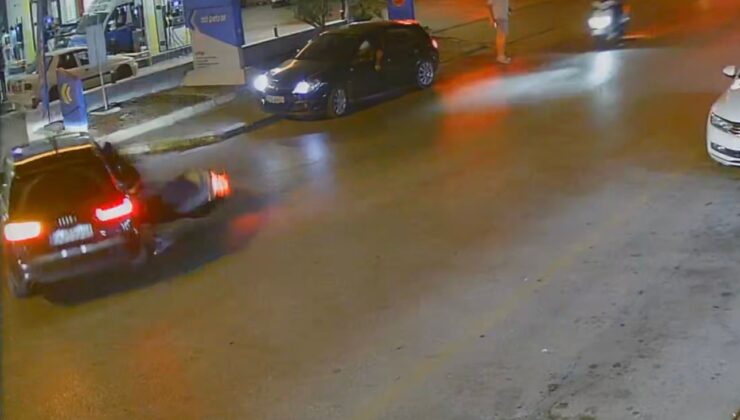 Otomobille çarpışan motosikletli genç hayatını kaybetti: Feci kaza kamerada