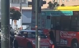 Polislerin ceza yazmasına sinirlendi, aracını parçaladı