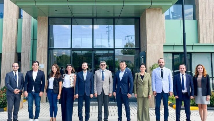 Rektör Kaplancıklı, Tarımsal İnovasyon, Eğitim ve Deneyim Merkezini ziyaret etti