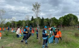 Sancaktepe Belediyesi ekipleri, Dünya Temizlik Günü’nde gönüllülerle el ele verdi