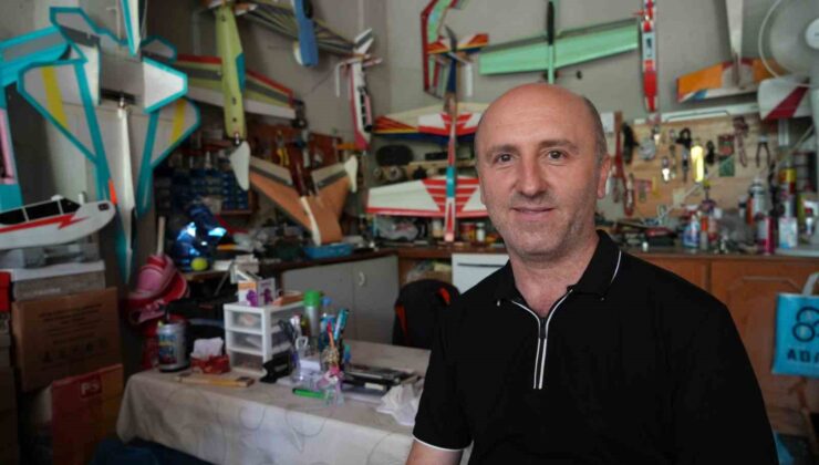 Strafor usta ellerde model uçağa dönüştü