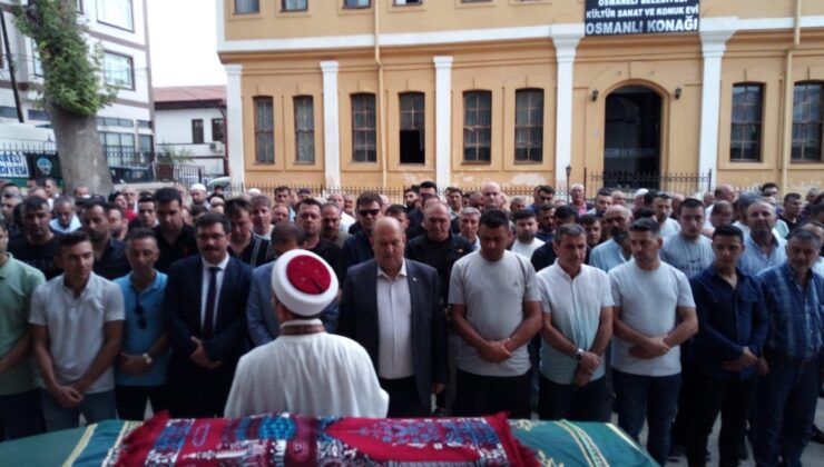 Sulama havuzuna düşen çocuk tedavi gördüğü hastanede yaşamını yitirdi