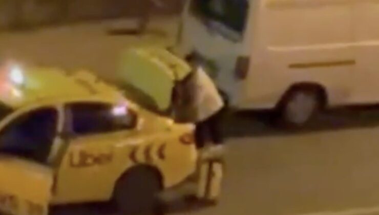 Taksi şoförüyle yolcunun kavgası kamerada, “Polis çağırın, yardım edin”