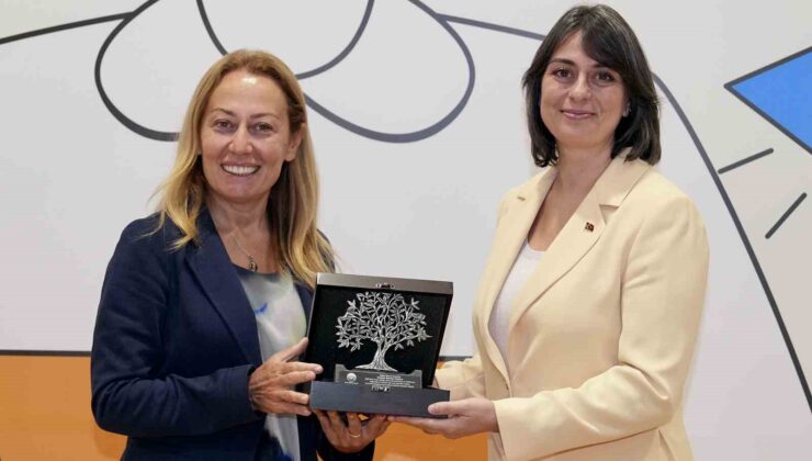 Üsküdar Belediyesi ile TEV arasında “Okutan Üsküdar” projesi imzalandı