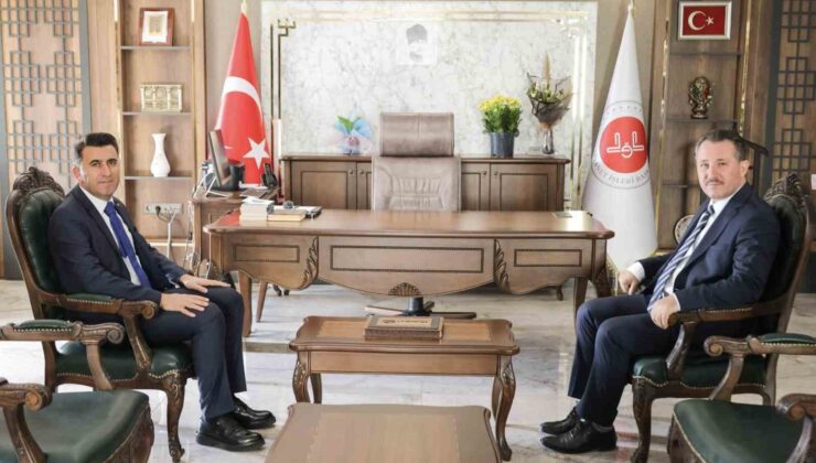 Vali Aygöl, İl Müftüsü Dilek ile bir araya geldi