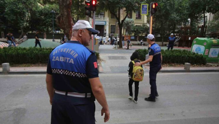 Zabıta ekipleri okul önlerinde göreve başlıyor