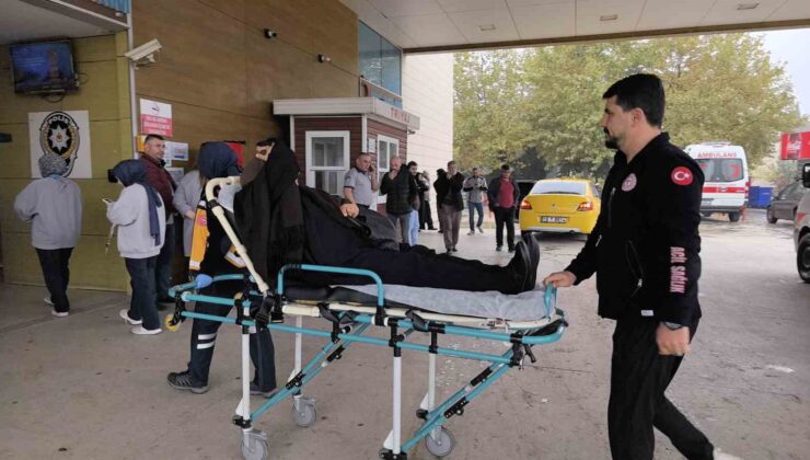 2 otomobil çarpıştı: 2 yaralı