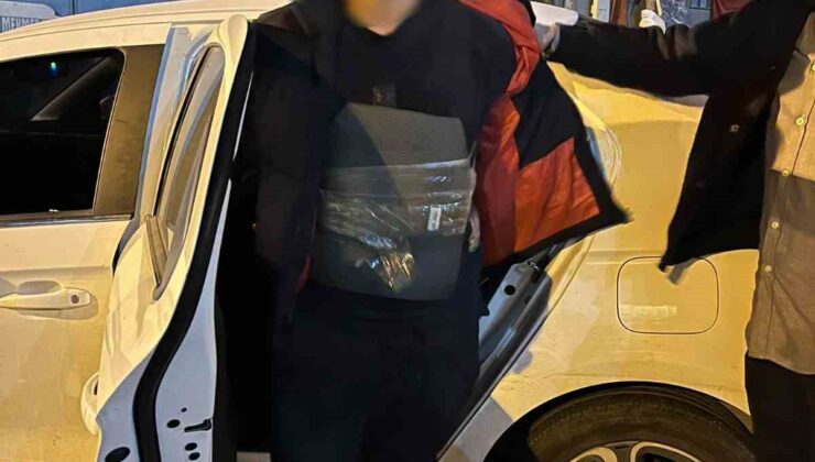 Beyoğlu’nda polisten kaçan şahıslardan biri tutuklandı