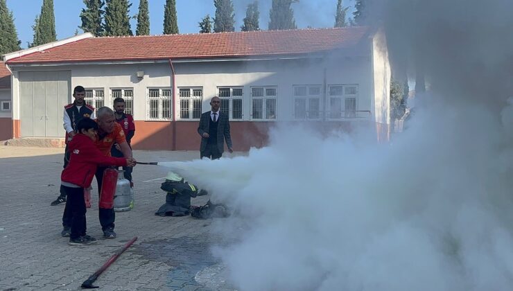 Bilecik’te ilkokul ve ortaokul öğrencilerine yangın eğitimi