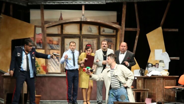 Bursa Şehir Tiyatrosu’ndan görkemli prömiyer