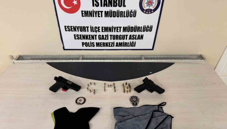 Çalıntı motosikletle silahlı saldırıya hazırlanan 2 şahıs yakalandı