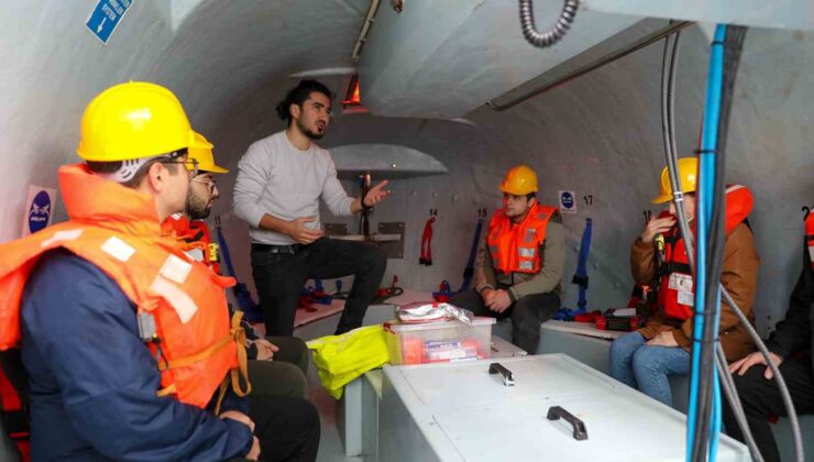 Denizci akademisyenler vardiya zabitleri yetiştiriyor