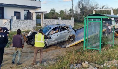 Duble yolda kontrolden çıkan otomobil takla attı: 3 ağır yaralı