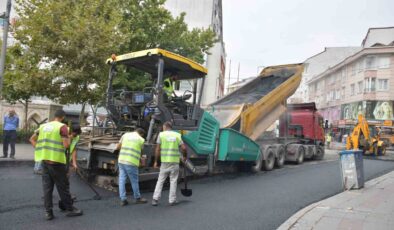 Esenyurt’ta  bozuk olan yollar yenileniyor