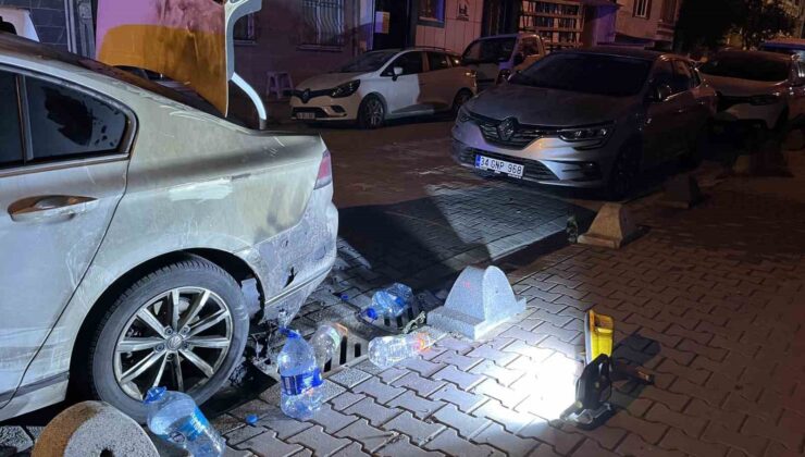 Esenyurt’ta park halindeki aracı kundaklamaya çalışan şahıslar kayıplara karıştı