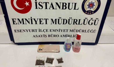 Esenyurt’ta uyuşturucu alışverişi yapan 2 şüpheli yakalandı