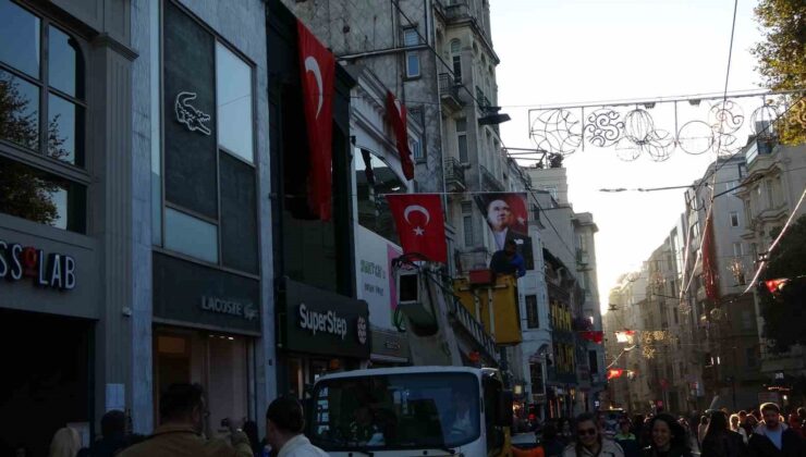 İstiklal Caddesi Cumhuriyet Bayramı’na hazırlanıyor