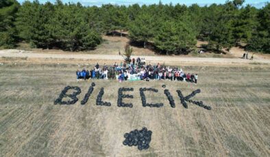 O kadar çöp topladılar ki poşetleriyle ’Bilecik’ yazdılar