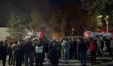 Palet deposunda çıkan büyük yangın 1 saatte söndürüldü