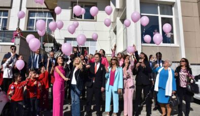 “Pembe Güller Şenliği” büyük ilgi gördü