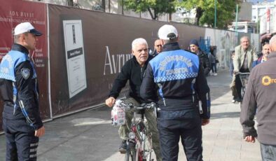 Sakarya Büyükşehir Belediyesi Zabıta ekiplerinden bisiklet sürücülerine uyarı